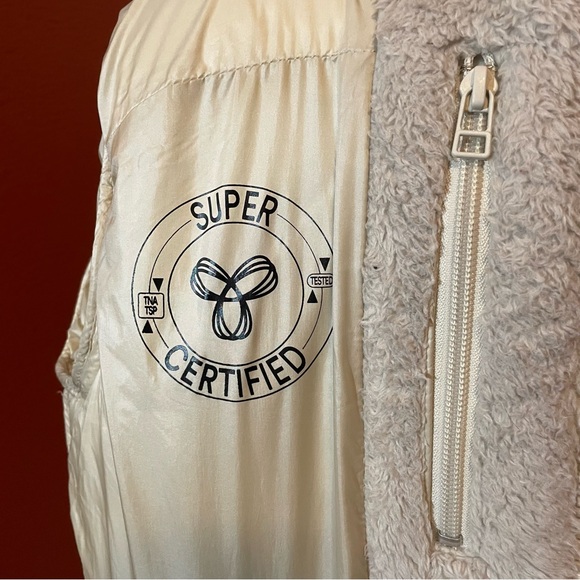 TNA Women’s Aritzia‎ The Super Puff 700+ Fill Down Brown Teddy Full Zip Jacket - Picture 4 of 7